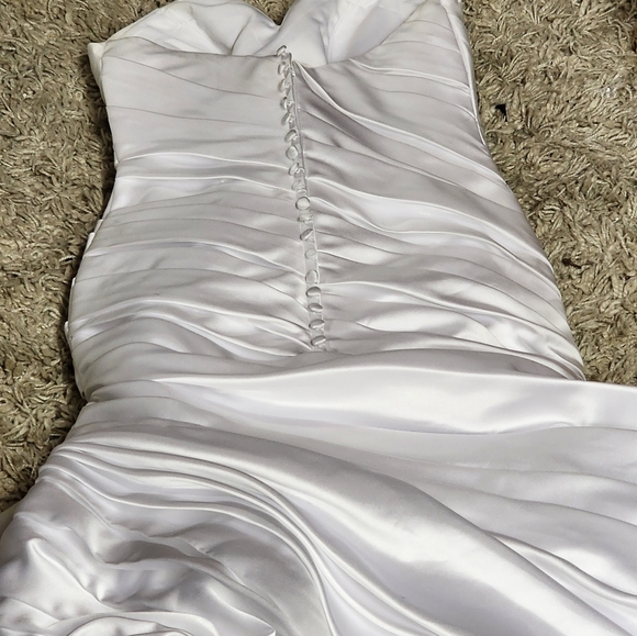 Wedding dress size 6 - Picture 5 of 6